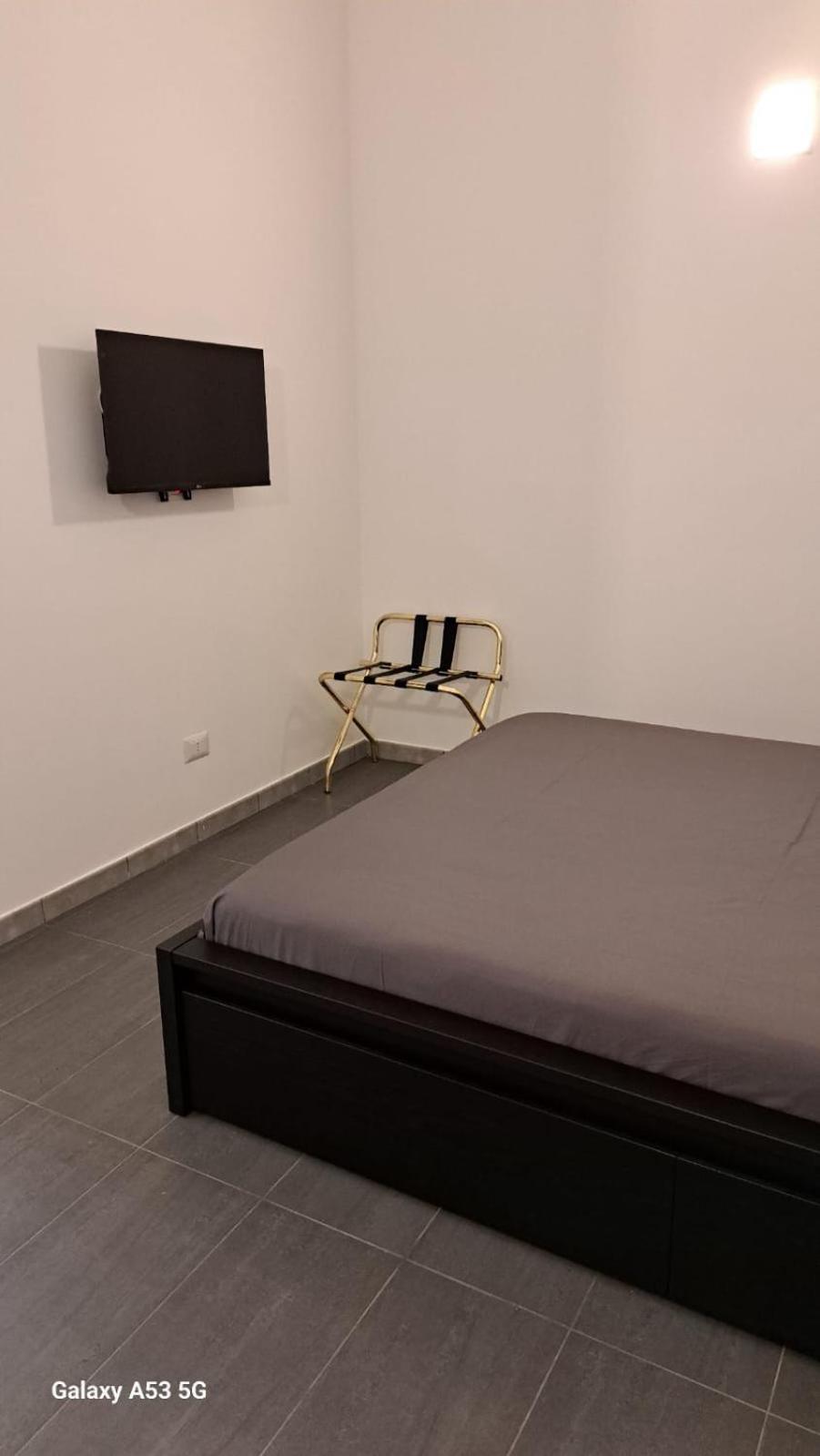 Crociferiholidayhome Катания Екстериор снимка