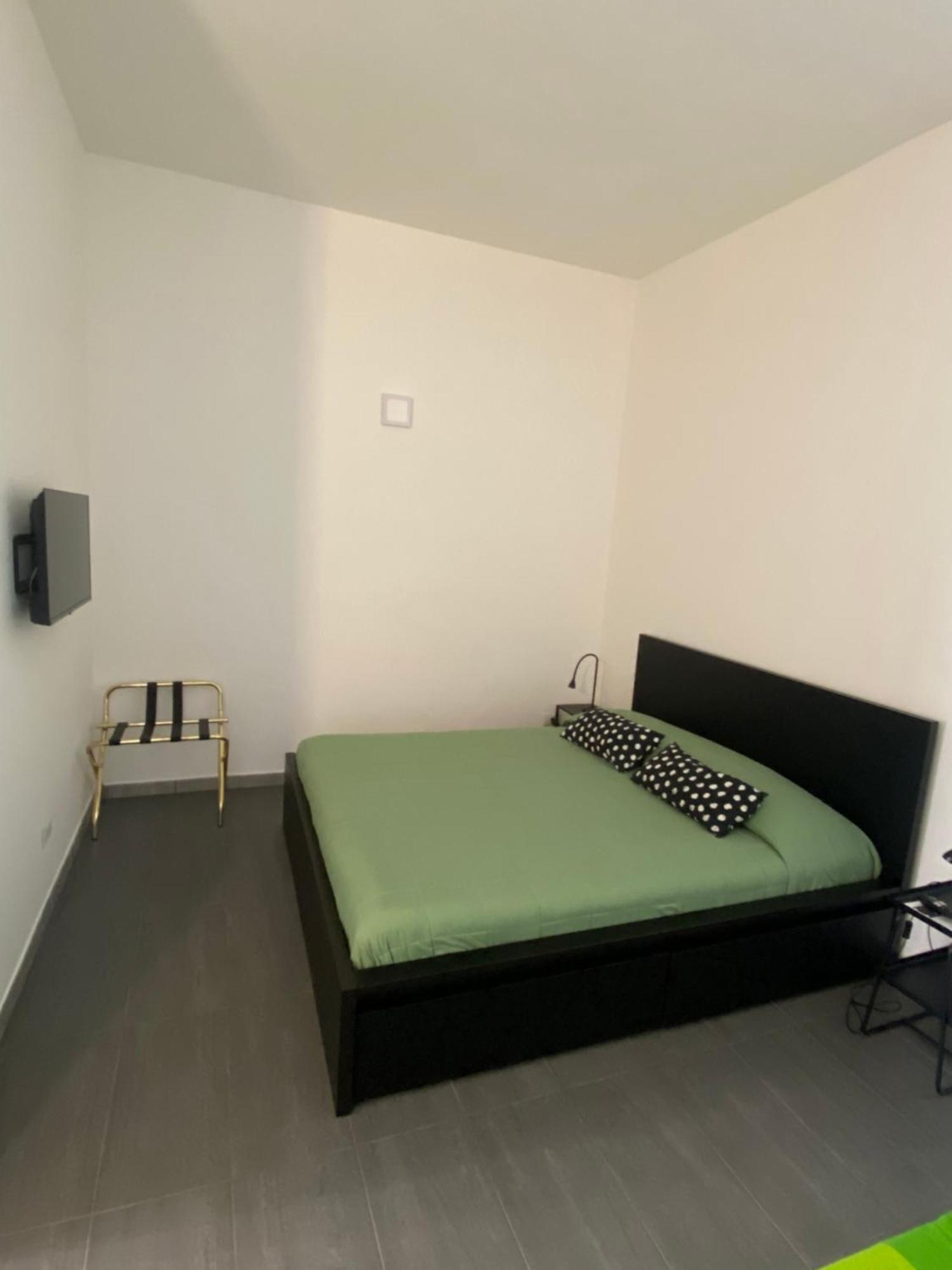 Crociferiholidayhome Катания Екстериор снимка